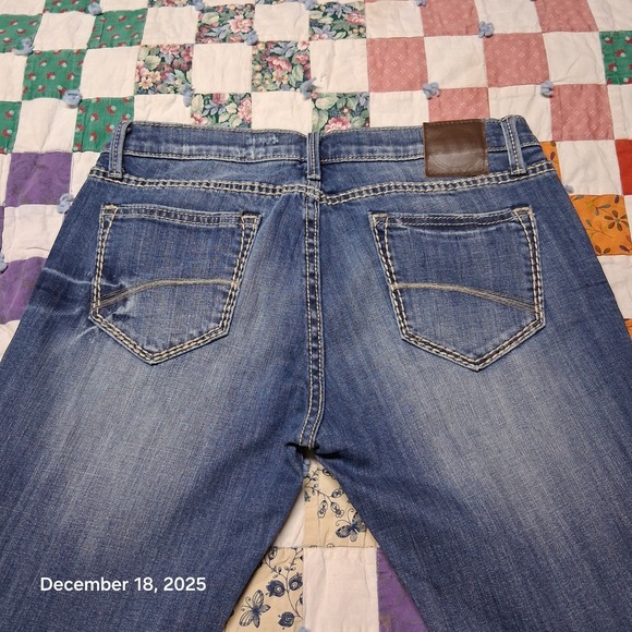 Driftwood Rose Embroidered Denim Blue Ankle Jeans Womens Size 29 - Picture 8 of 16